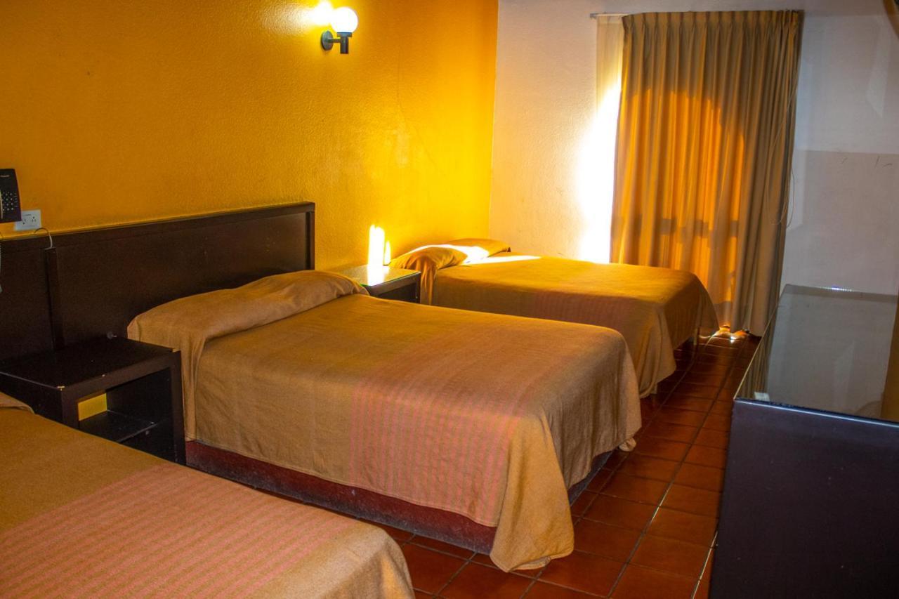 Hotel Villa Capri Morelia Exterior photo